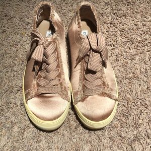 STEVE MADDEN VELVET PINK SNEAKERS